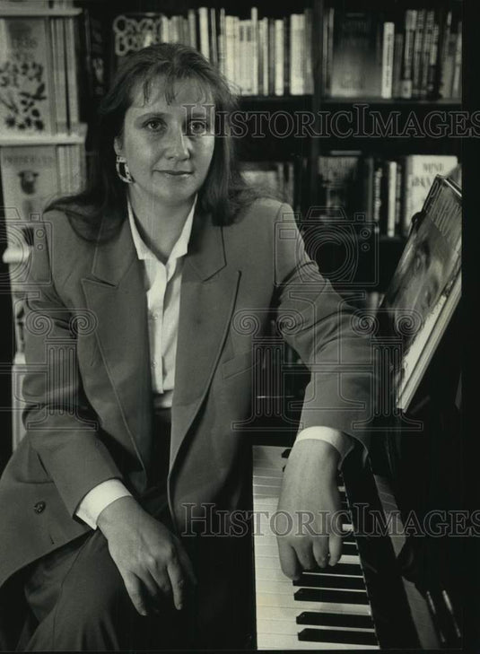 1992 Press Photo Victoriya Stepanova, classical pianist from Russia - mjc31710 - Historic Images
