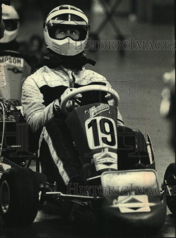 1992 Press Photo Robin Yount in go-kart race in Milwaukee Motorsports Show. - Historic Images