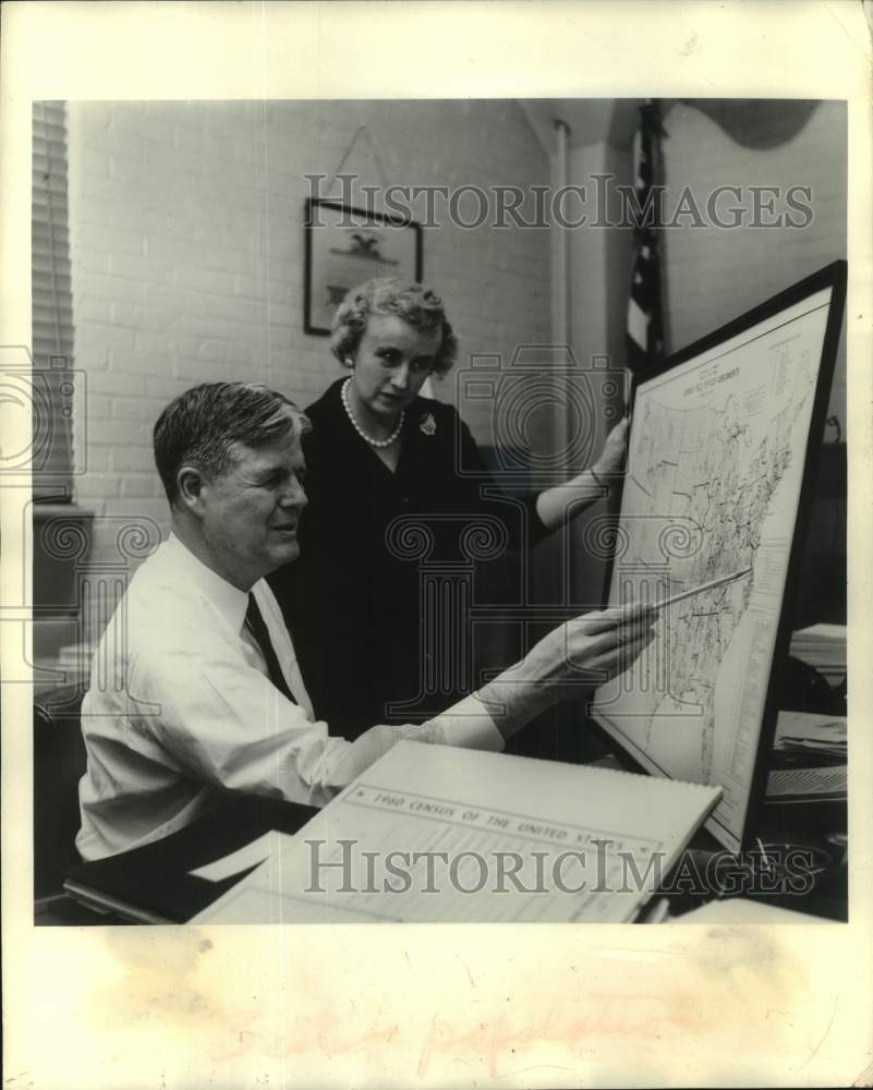 1960, Dr. Robert W. Burgess, Census Bureau Dir, Miss Helen B. White - Historic Images