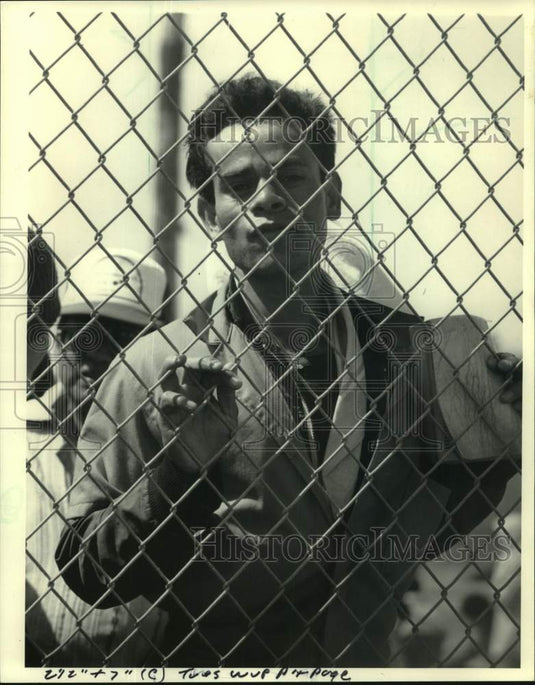 Press Photo Salvadoran Henry Yanez at the Port Isabel Service Processing Center - Historic Images
