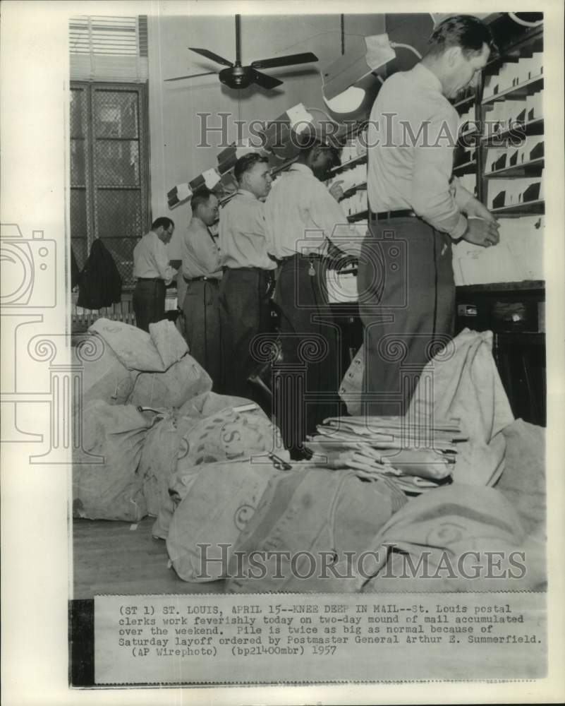 1957 Press Photo Mail processors with mail piled at Saint Louis post office - Historic Images
