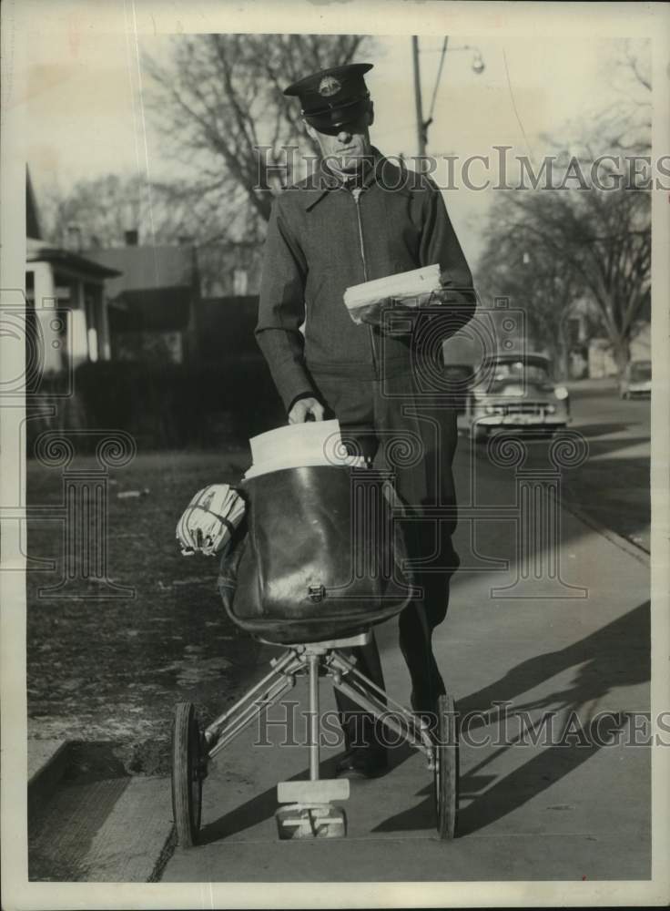 1955 Press Photo Life is made easier for Green Bay mailmen by a two wheel cart- Historic Images