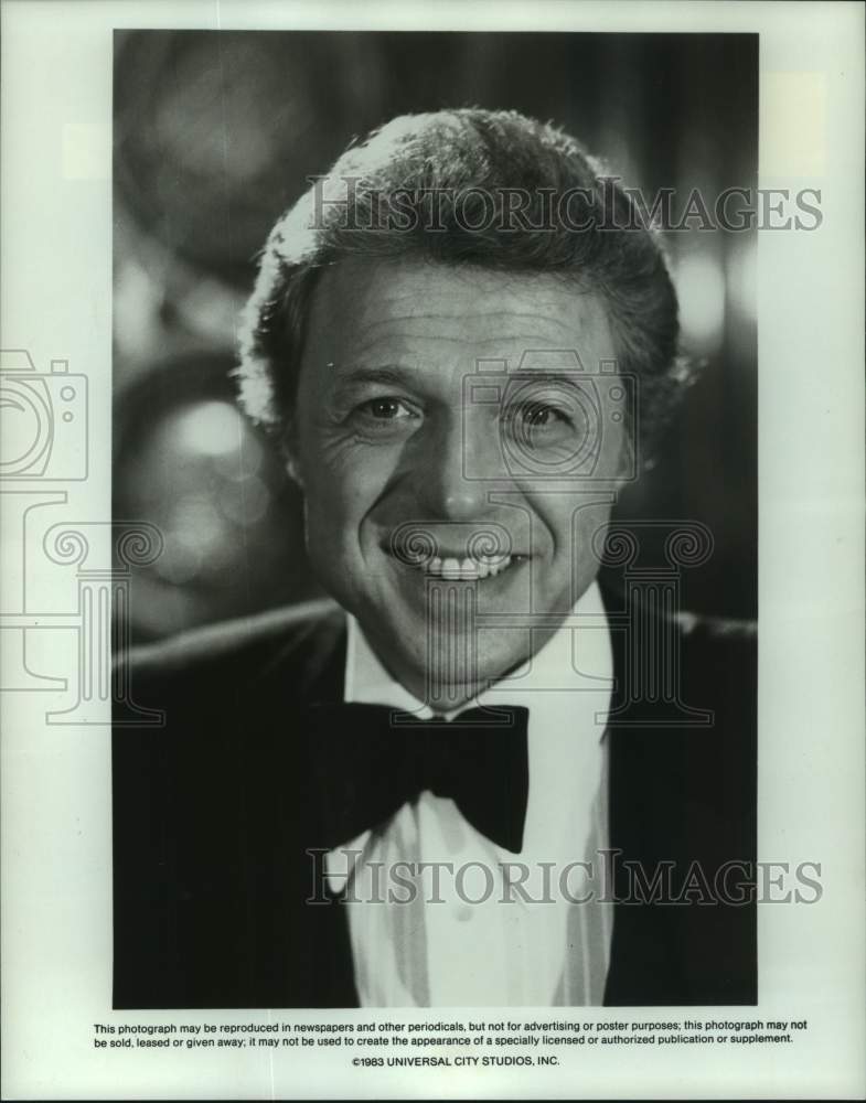 1983 Press Photo Entertainer Steve Lawrence - mjc31941 - Historic Images