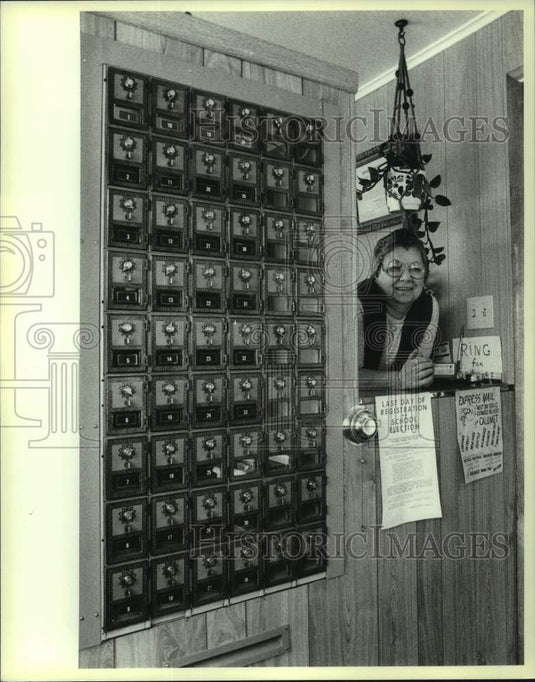 1986 Press Photo Florence Milhelcich at Eagle River post office - mjc32137 - Historic Images