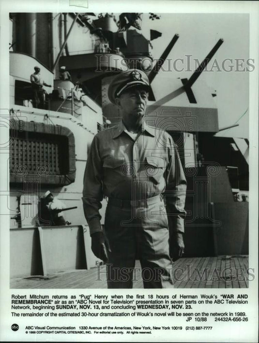 1989 Press Photo Robert Mitchum aboard ship for his movie "War and Remembrance" - Historic Images