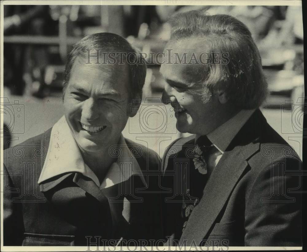 1975 Press Photo Former Green Bay Packer Quarterback Bart Starr and Other - Historic Images