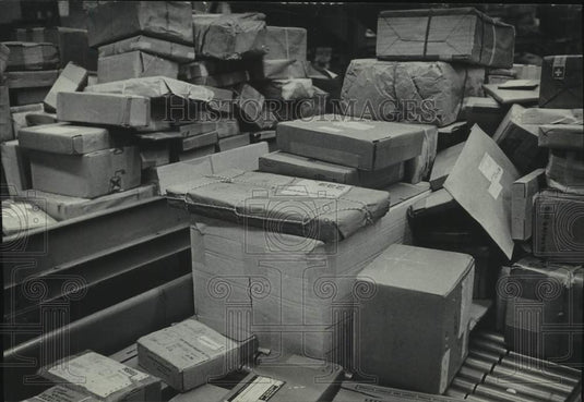 1978 Press Photo Mailroom full of packages Milwaukee - mjc32518 - Historic Images