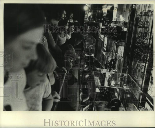 1975 Press Photo Freedom Train United States Bicentennial "Innovations" exhibit - Historic Images