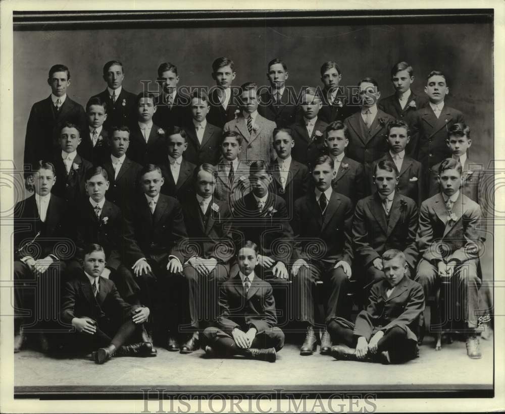 1940, The graduating class of Gesu school, Milwaukee Wisconsin. - Historic Images