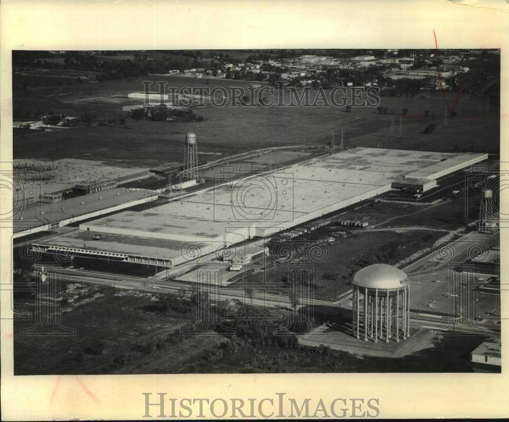 1985 Press Photo Aerial view of J.C. Penney warehouse, Wauwatosa - mjc32703 - Historic Images