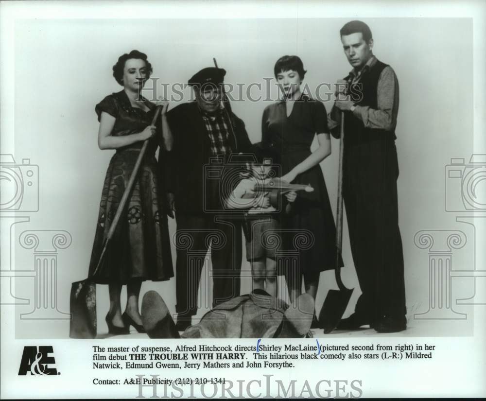 Press Photo Shirley MacLaine and others in &quot;The Trouble With Harry&quot; - mjc32828 - Historic Images