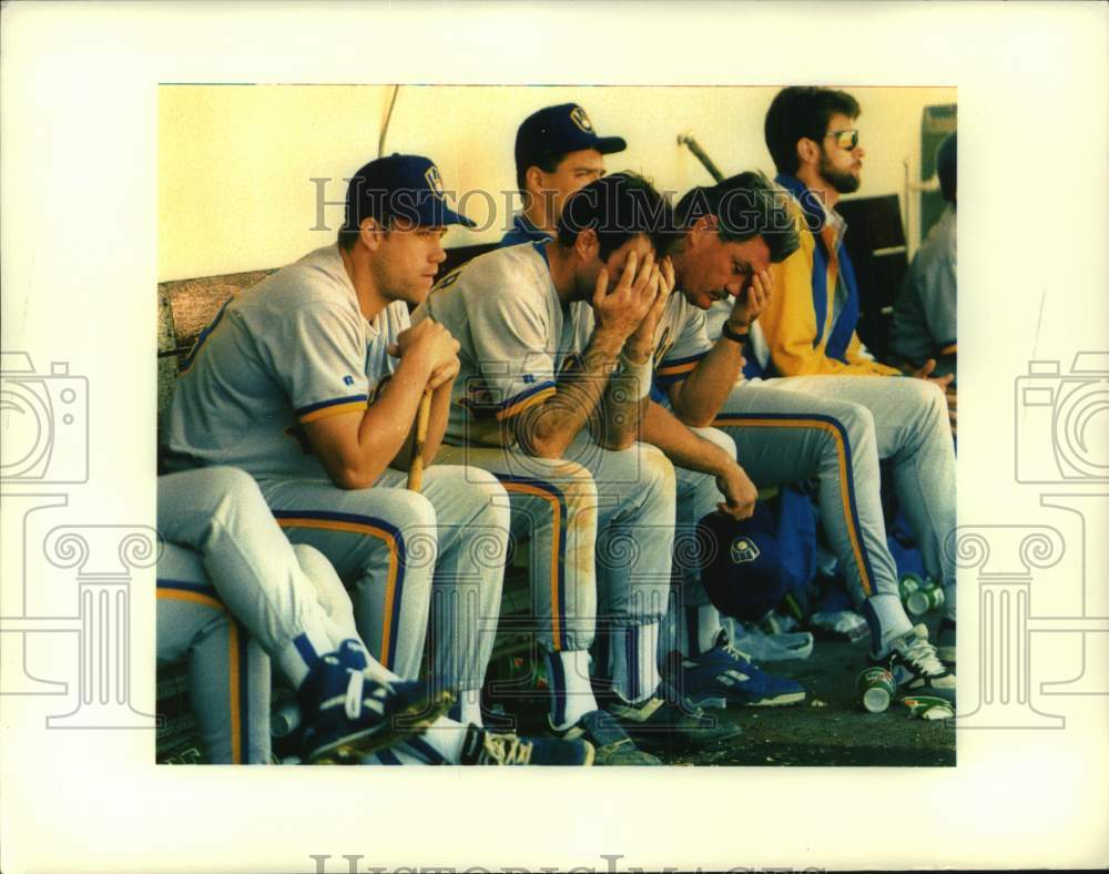 Press Photo Defeated Brewers team. - mjc32938 - Historic Images