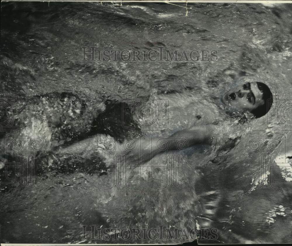 1965 Press Photo University of Wisconsin-Milwaukee&#39;s swimmer Steve Dilley. - Historic Images