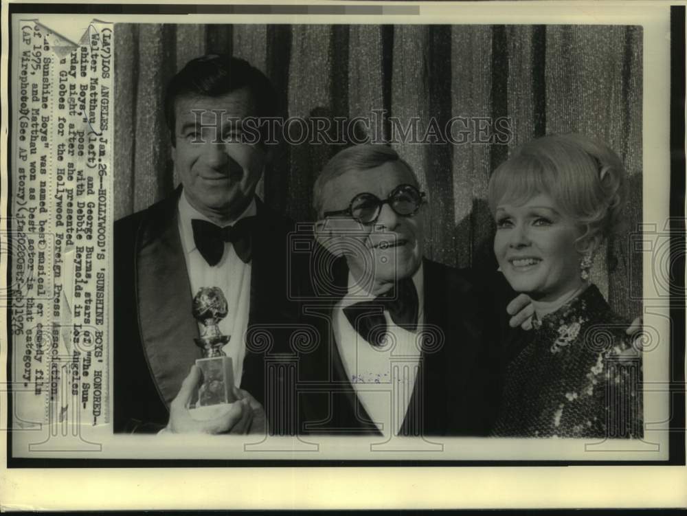 1976 Press Photo Walter Matthau, George Burns ad Debby Reynolds, Los Angeles - Historic Images