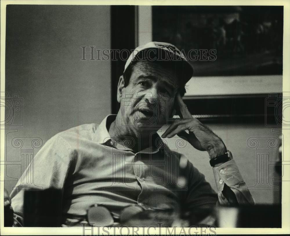1978 Press Photo Walter Matthau talks about getting into character - mjc33231 - Historic Images