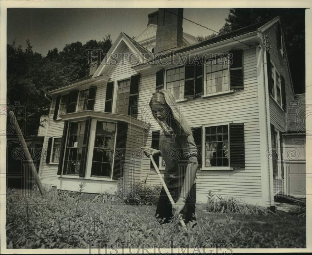 1975 Press Photo Wayside House once inhabited by Nathaniel Hawthorne, Concord - Historic Images