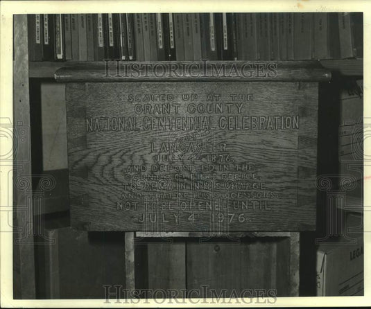 1976 Press Photo The Centennial chest in the Grant County Clerk's Office. - Historic Images