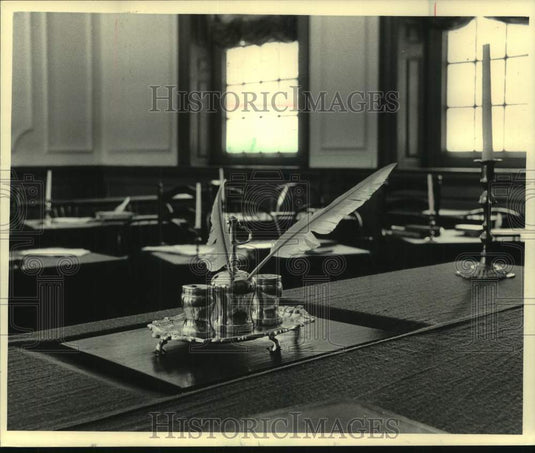 1987 Press Photo Original ink well used for the US Constitution, Philadelphia - Historic Images