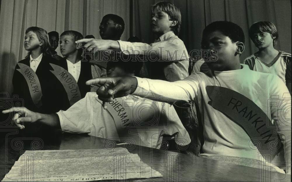 1987 Press Photo Michael Wiley and other students Fernwood Elementary, Milwaukee - Historic Images