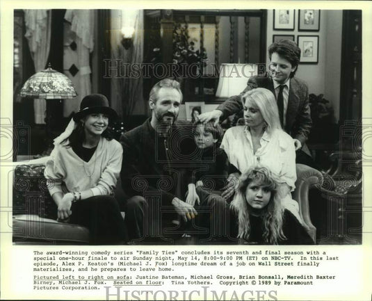 1989 Press Photo Michael J. Fox, Justine Bateman & others in "Family Ties" - Historic Images