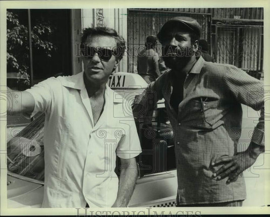 1985 Press Photo Kiel Martin & Taurean Blacque in "Hill Street Blues" - Historic Images