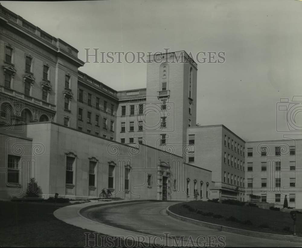 1954 Press Photo Wisconsin State General Hospital. University of Wisconsin - Historic Images