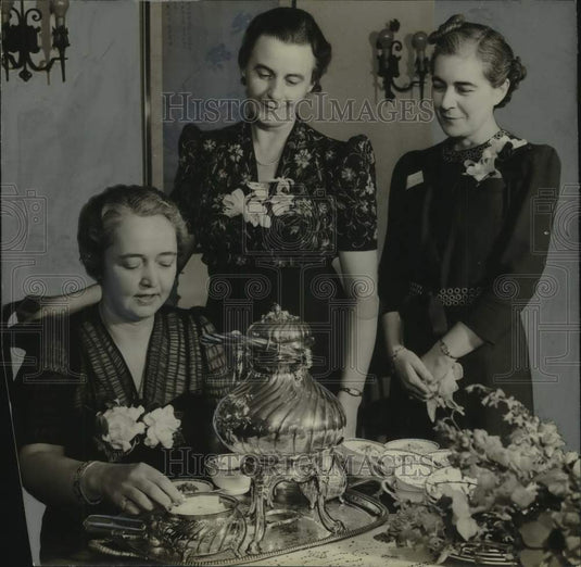 1940, Tea event hall at the Edward Pritzlaff's home in Milwuakee - Historic Images