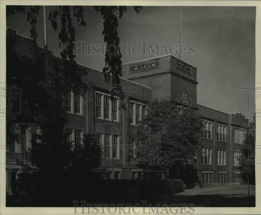 1961, University of Wisconsin-Eau Claire Main Building - mjc33629 - Historic Images