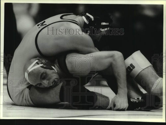 1995 Press Photo Chris Walter and Jeff Catrabone in wrestling match - mjc33672 - Historic Images