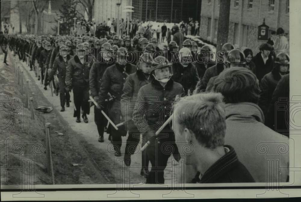 Press Photo Police Officers march at University of Wisconsin Madison campus - Historic Images