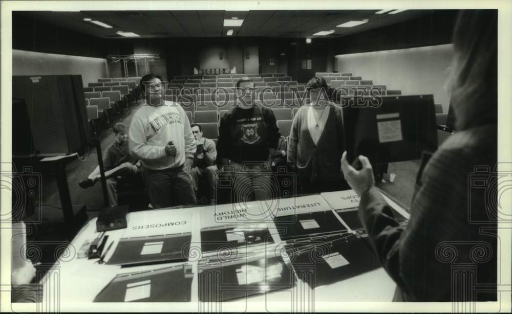 1994 Press Photo University students play mock round of &quot;Jeopardy!&quot; in Glendale - Historic Images