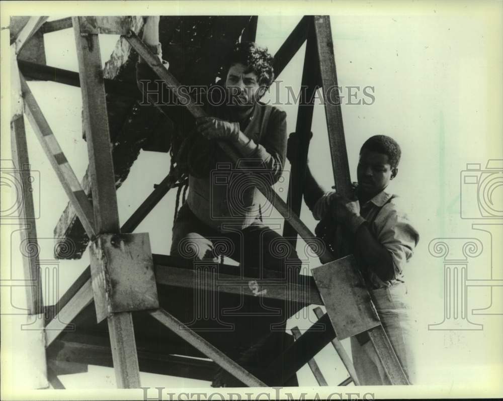 1986 Press Photo Chris Sarandon and LeVar Burton in &quot;Liberty&quot; - mjc33740 - Historic Images