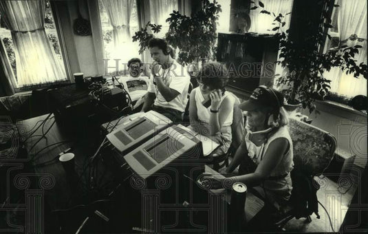 1991 Press Photo Candid Camera's crew preparing for show at home in Wauwatosa - Historic Images