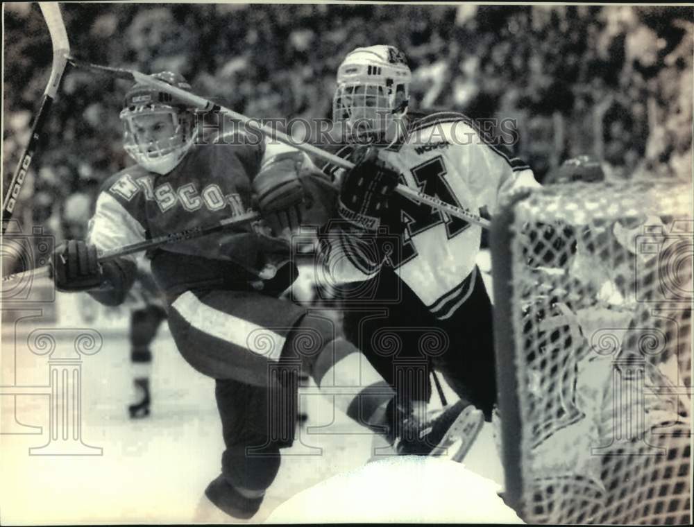 1994 Press Photo University of Wisconsin - Madison Hockey Game against Minnesota - Historic Images