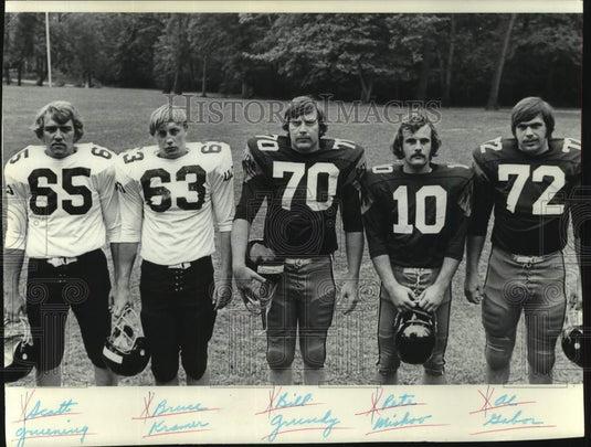 1975 Press Photo University of Wisconsin Football Players - mjc33791 - Historic Images