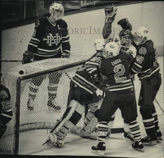 1989 Press Photo Surrounded by the Irish, Tray Tombie celebrates hockey goal - Historic Images