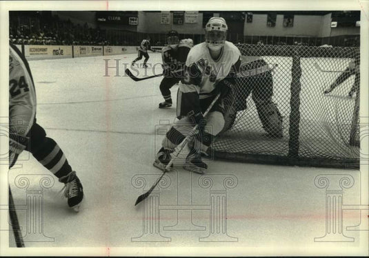 1994 Press Photo University of Wisconsin-Madison Defenseman Brian Rafalski - Historic Images