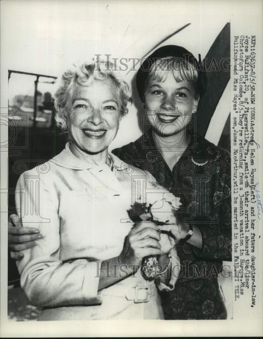1958 Actress Helen Hayes and Joyce Bulifant - Historic Images