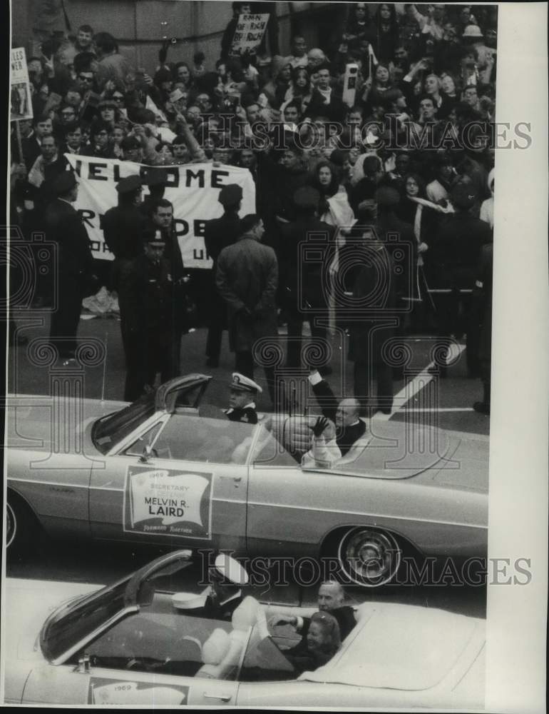 1969 Press Photo Secretary of Defense, Melvin R Laird waves, Nixon Inauguration- Historic Images