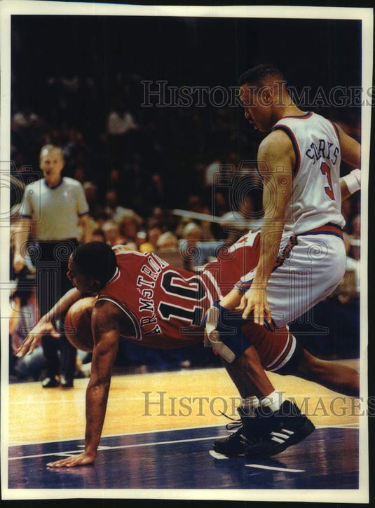 1994 Press Photo John Starks of New York Knicks and Chicago Bulls player - Historic Images