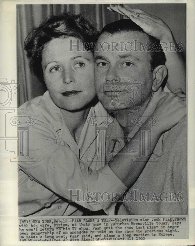 1960 Press Photo Comedian Jack Paar with his wife Miriam, Bronxville, New YorkN - Historic Images