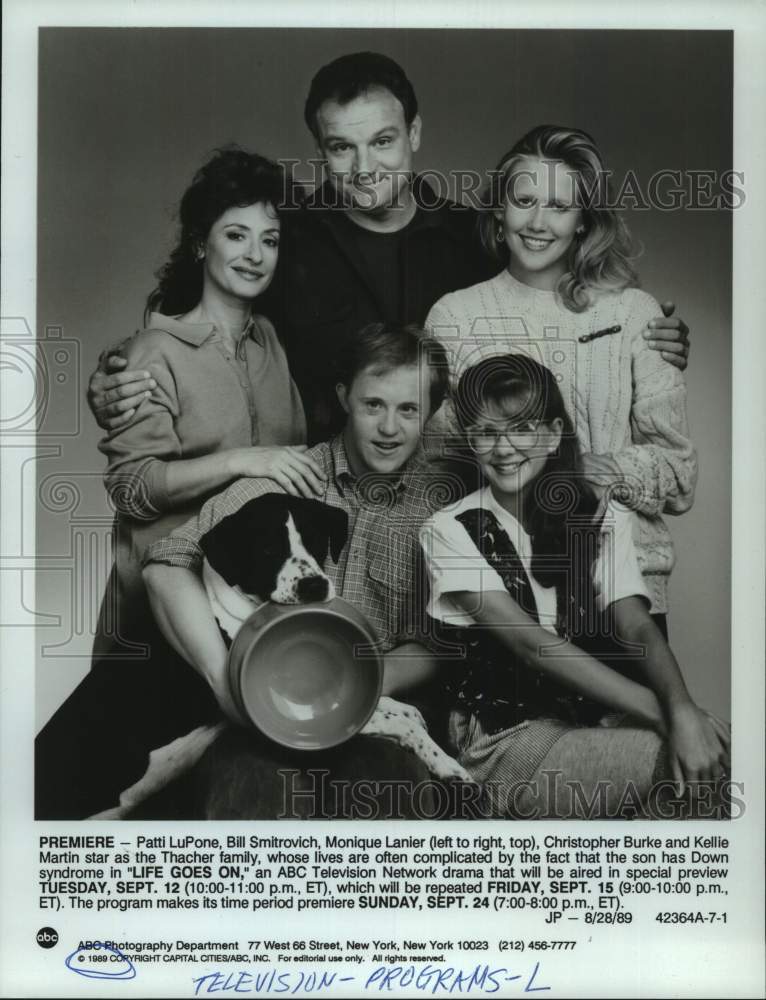 1989 Press Photo Patti LuPone, Bill Smitovich &amp; others in &quot;Life Goes On&quot; - Historic Images