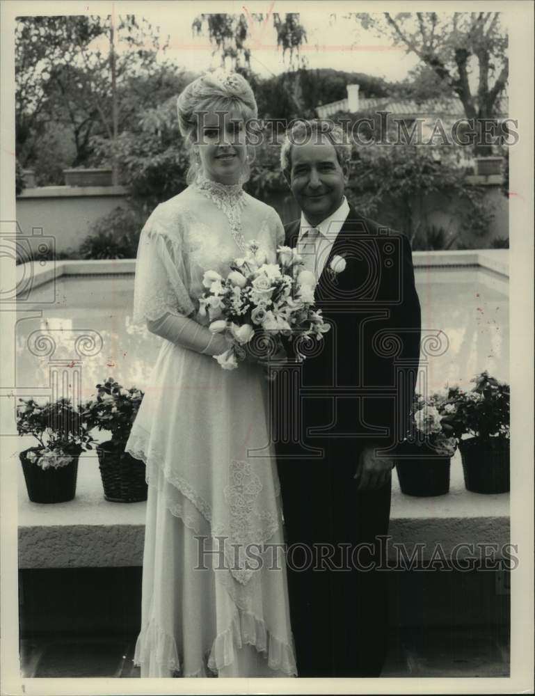 1988 Press Photo Michael Tucker and Jill Eikenberry in scene from &quot;L. A. Law&quot; - Historic Images
