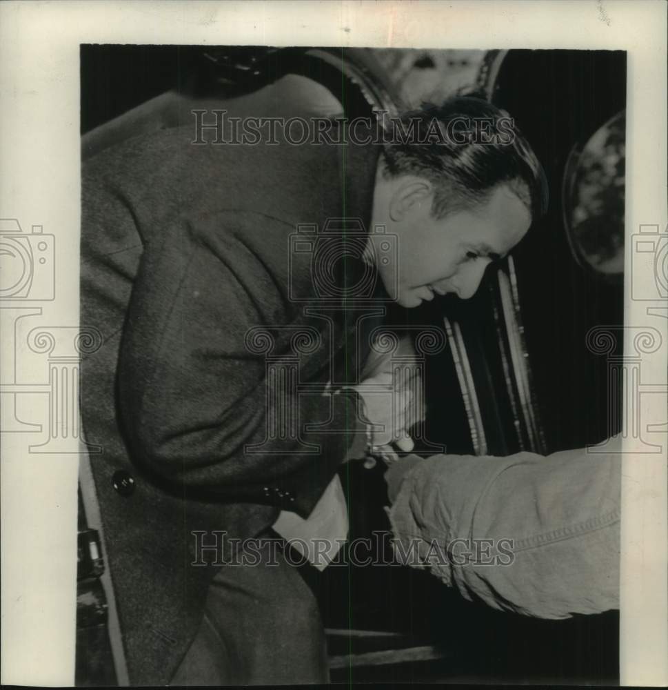 1950 Oscar Collazo heads to court for trying to kill the President - Historic Images