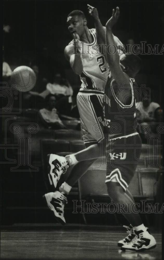 1994 Press Photo Corey Statham of University of Wisconsin-Milwaukee basketball - Historic Images