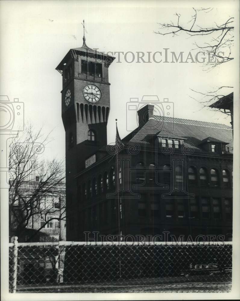 1961 Press Photo University of Wisconsin Stout State University clock tower, WI - Historic Images