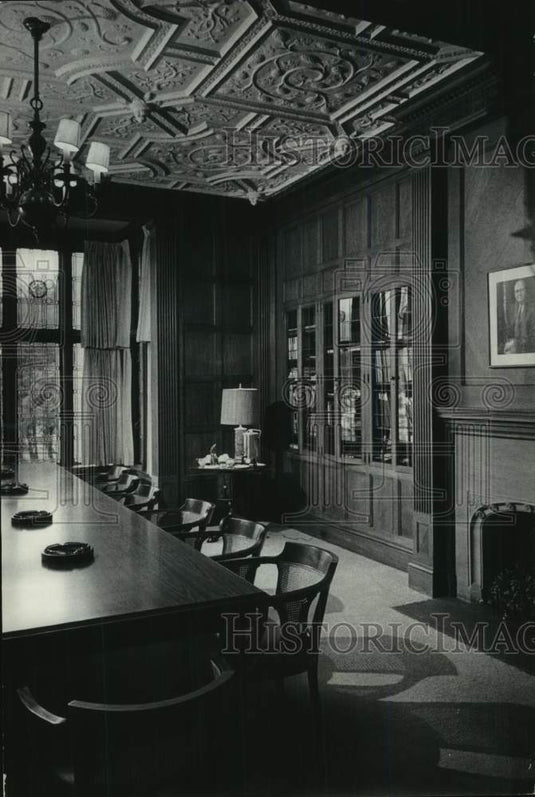 1965, The Oak Room at the University of Wisconsin, Milwaukee - Historic Images