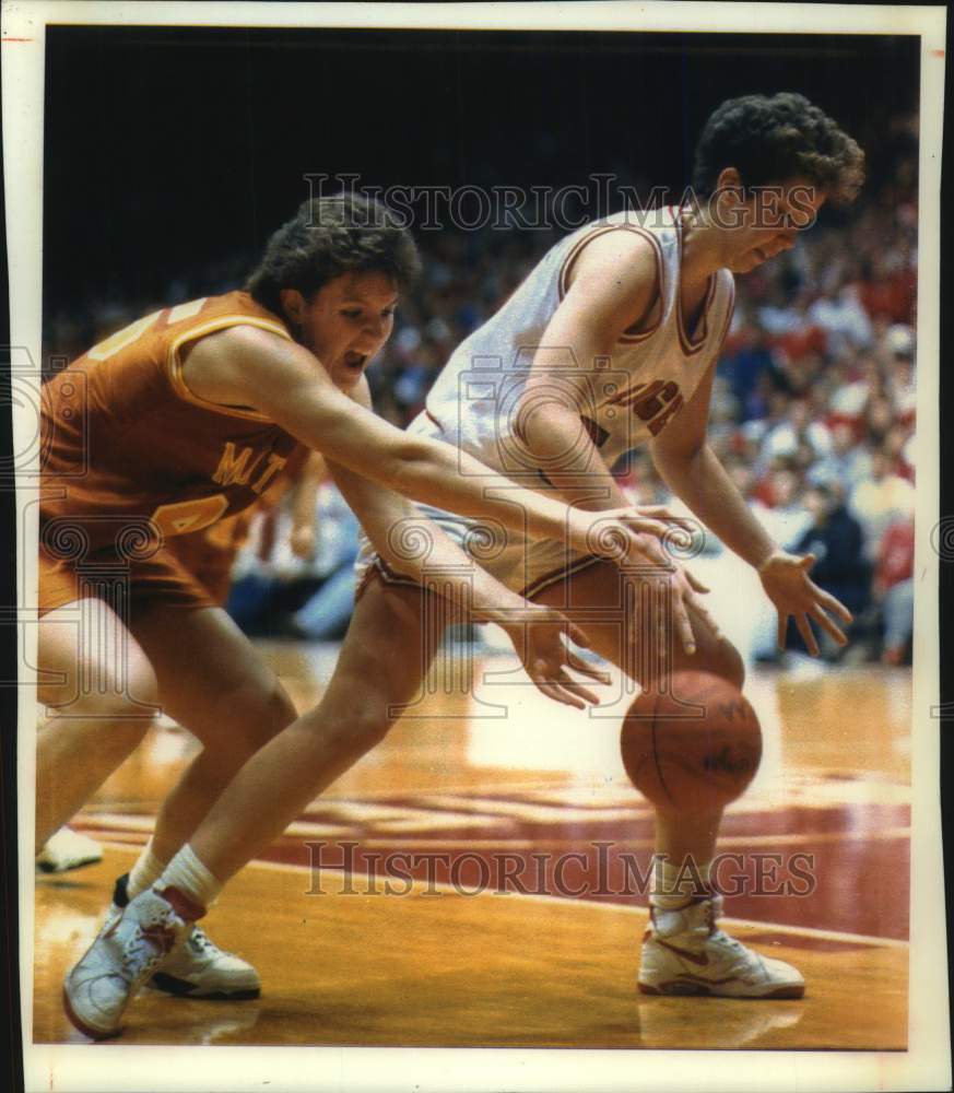 1992 Press Photo Wisconsin University-Madison Basketball player Michele Kozelka - Historic Images