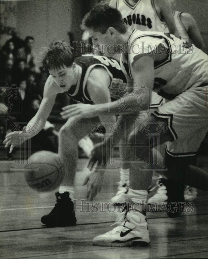 1994 Press Photo University of Wisconsin-Waukesha at Conference Championship - Historic Images