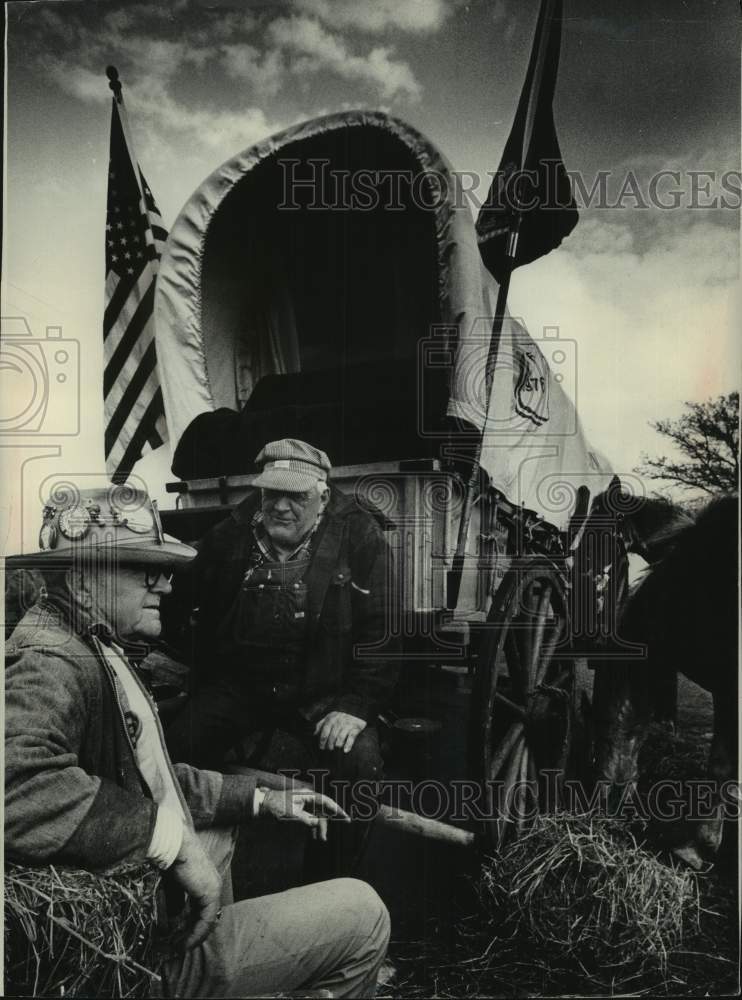 1976 Press Photo Bicentennial Wagon Train Resting in Burlington, Wisconsin - Historic Images